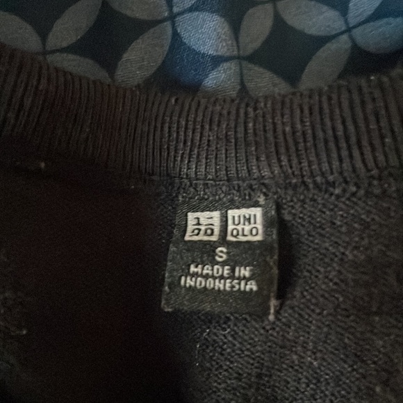 Uniqlo Long Sleeve Striped - Picture 2 of 2